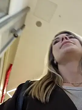 Anna_Nights Show in webcam