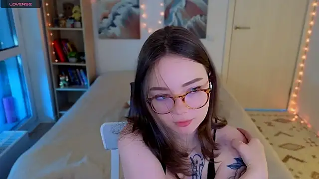 MilenaSaint Adlı Modelin Canlı XXX Sohbeti