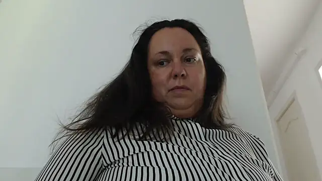 WendyRhoades Adlı Modelin Canlı XXX Sohbeti