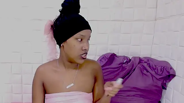 EroticSexyPrada 现场XXX聊天