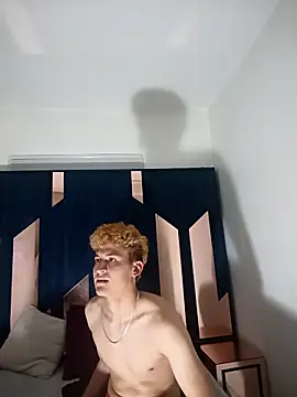 Ian_Savage Show in webcam