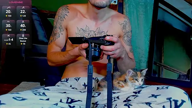 alejo__323__'s Live XXX Chat