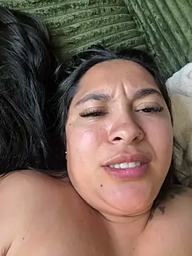 latina_curvy22's Webcam Show