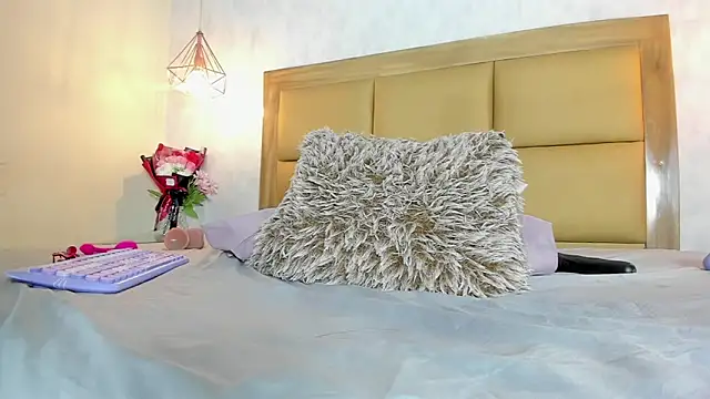 KEIMIRICCI Adlı Modelin Canlı XXX Sohbeti