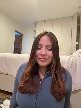 Show modela NamiNae na web-kameri