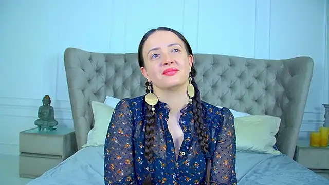 Chat +18 de ElinaBellucci ao vivo