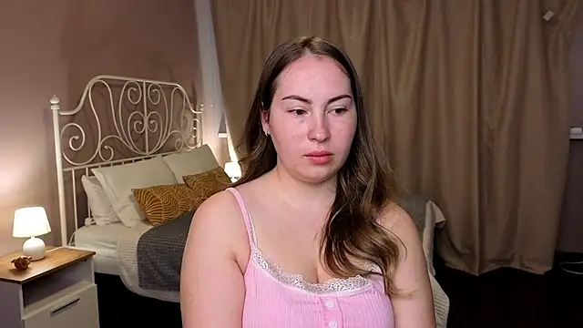 Kira_Fluffy Pertunjukan Webcam