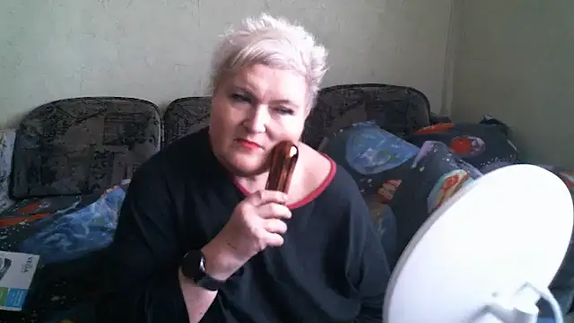 Lana555 即時 XXX 聊天