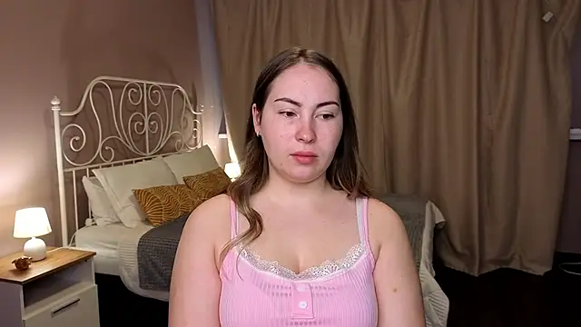 Chat XXX en directo de Kira_Fluffy