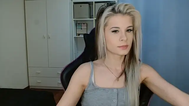 Chat XXX en directo de KristineGlow