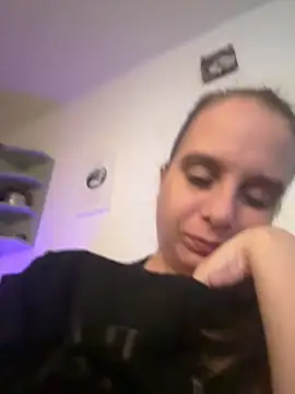 Chantalee Pertunjukan Webcam