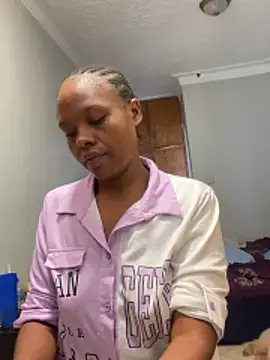 Chatroom XXX en direct de Dellah27