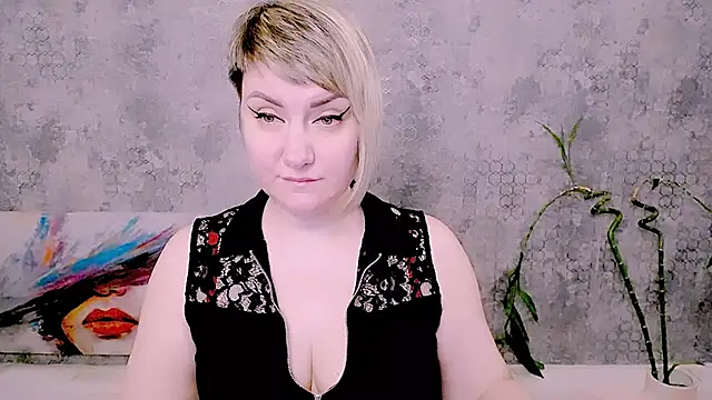 Djullia's Live XXX Chat