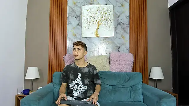 VERY_HOT_GUYS 现场XXX聊天