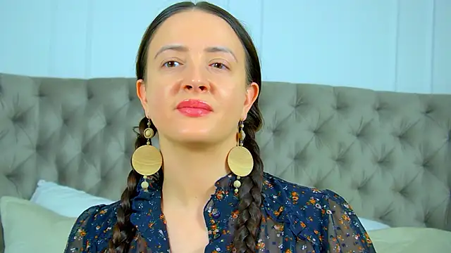 ElinaBellucci Chat XXX in diretta