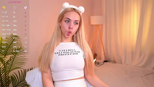 ShinyBarbie: онлайн-секс-чат