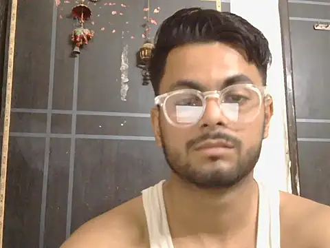 Stubborndesiboy élő XXX-chatje