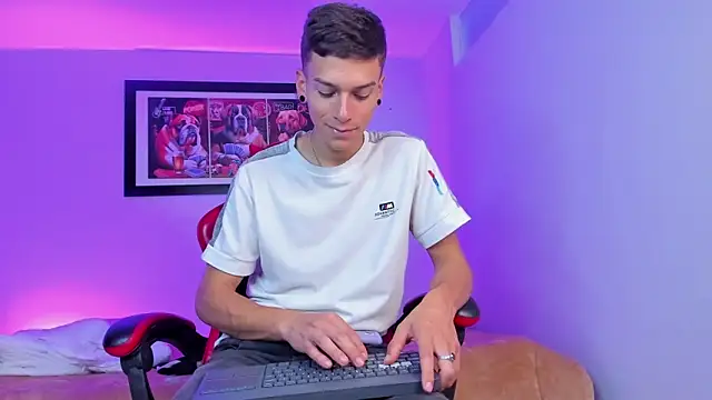 Noahh_Saky Adlı Modelin Web Kamerası Şovu