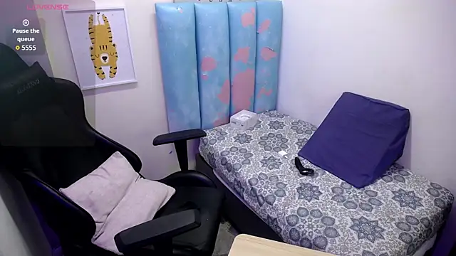 AAA_WHITE Webcamshow