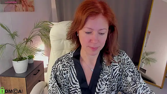 LeticiaRomano live XXX chat