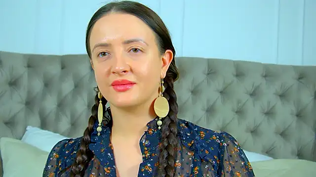 แชท XXX สดของ ElinaBellucci