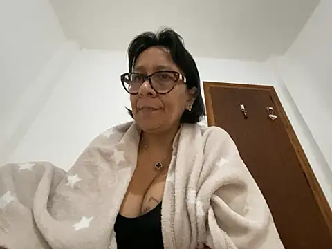 sweeviolet Show in webcam