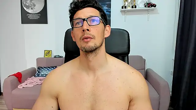 BrutusK08 Adlı Modelin Web Kamerası Şovu