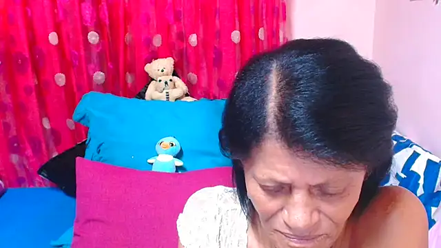 Онлайн чат XXX SLUTTYROXY