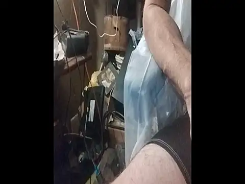 ROBERT0516's Live XXX Chat