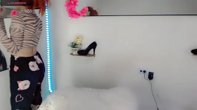 NathalialLooesのウェブカメラショー