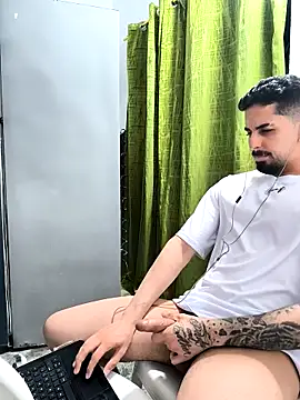 giannis090's Live XXX Chat