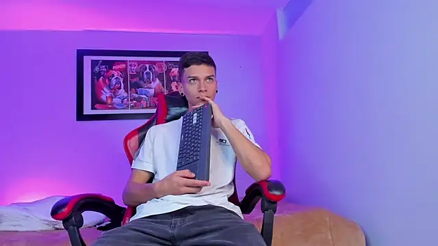 Webkamerová show Noahh_Saky