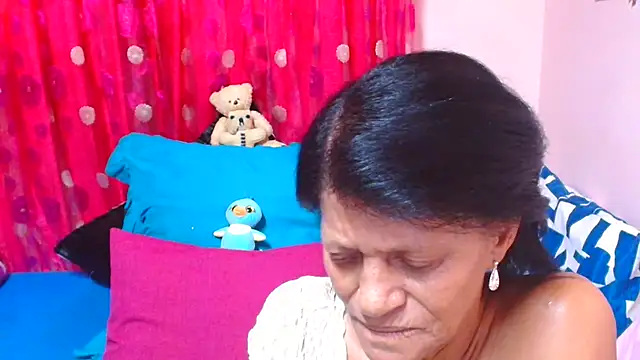 SLUTTYROXYのライブXXXチャット