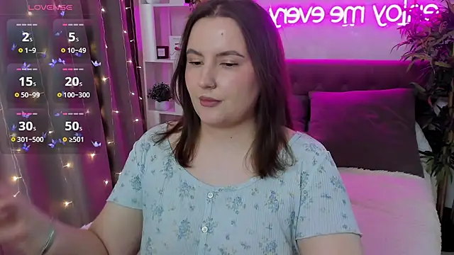 FeralPeach's Live XXX Chat