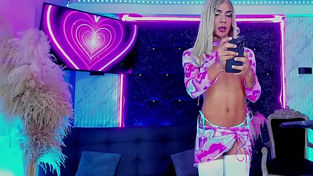 Queens_Wonders_Blonders – webcam-show