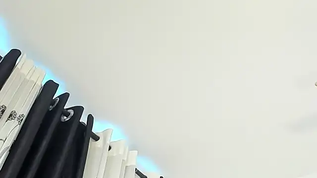 CREAMY_BUBBLEGUM's Live XXX Chat