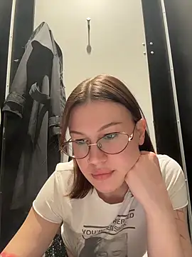 RinaCat live XXX chat