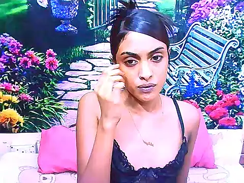 IndianPretty14u2Luv live XXX chat