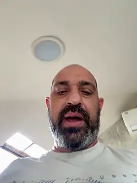 Ingerasul833 webkamerás műsora