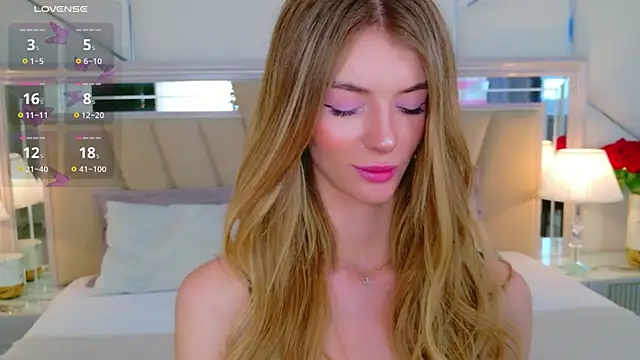 MeganMour live XXX chat