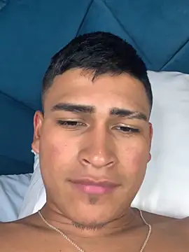 Emiliano_Reyes Webcam show