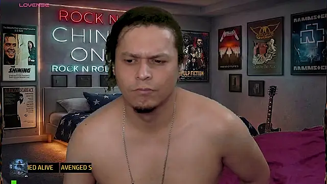 chino_roz Chat XXX in diretta