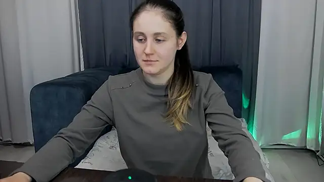 Holliy_Cooper live XXX chat