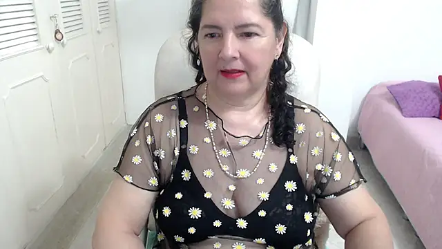leonela_69 live XXX chat