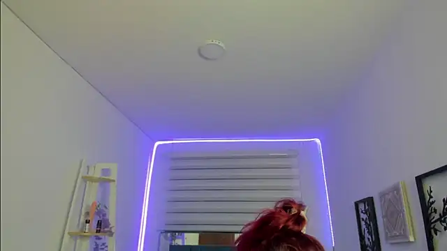 Sara_Red_X's Webcam Show