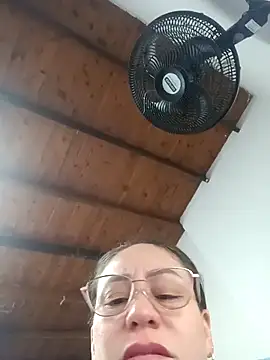 HealingHoney live XXX chat