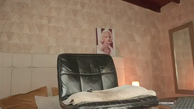 Dans_butthole élő XXX-chatje