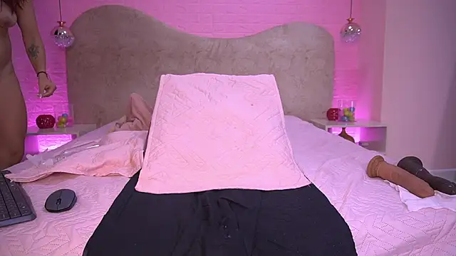 Chatroom XXX en direct de zzoe_