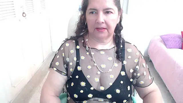 leonela_69 live XXX chat