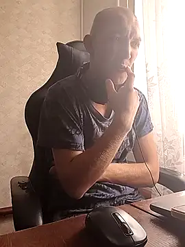 _uncle_Mitya-43_: διαδικτυακό σόου στην κάμερα